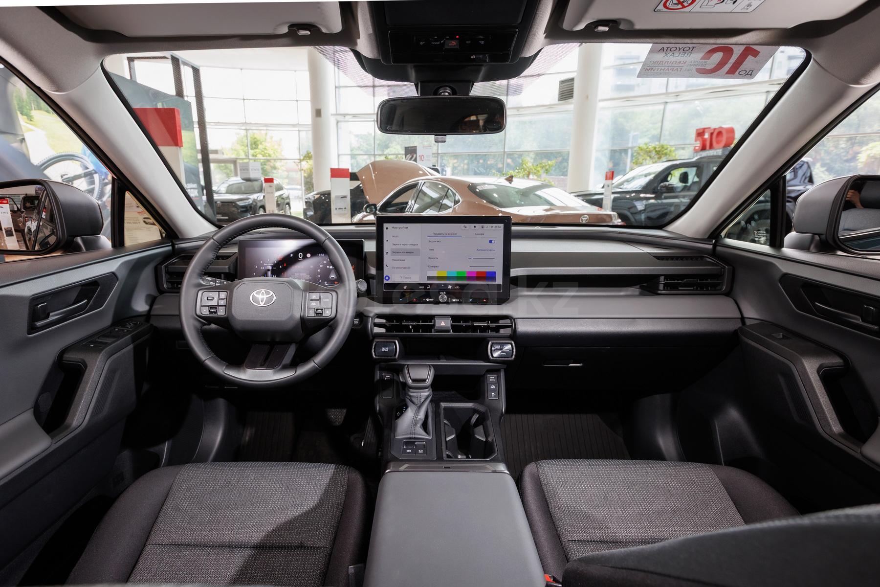 Toyota RAV4 SUV 2025 - н.в. года от 17 900 000 тенге