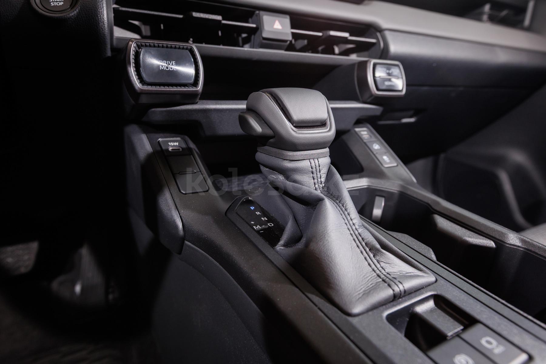 Toyota RAV4 SUV 2025 - н.в. года от 17 900 000 тенге