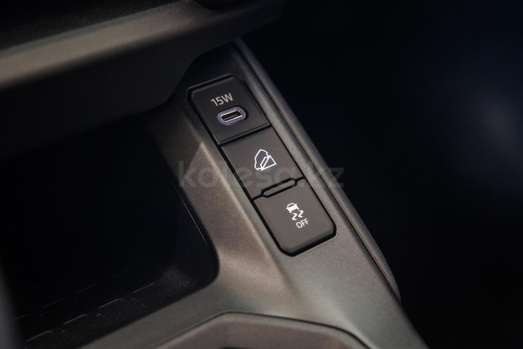 Toyota RAV4 SUV 2025 - н.в. года от 17 900 000 тенге