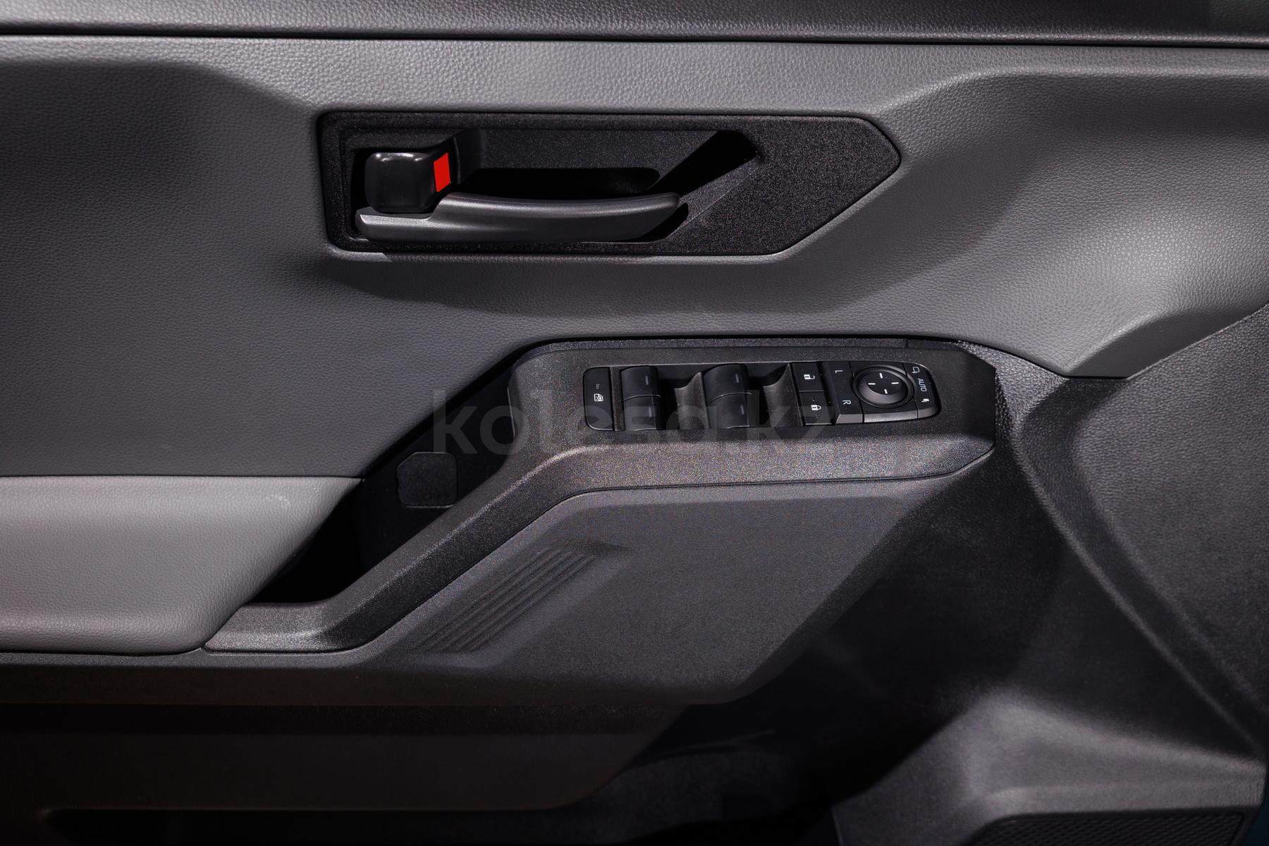 Toyota RAV4 SUV 2025 - н.в. года от 17 900 000 тенге