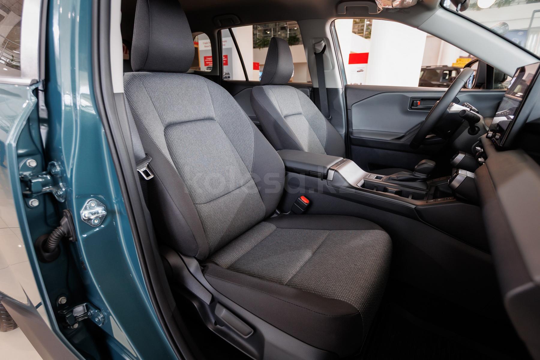 Toyota RAV4 SUV 2025 - н.в. года от 17 900 000 тенге