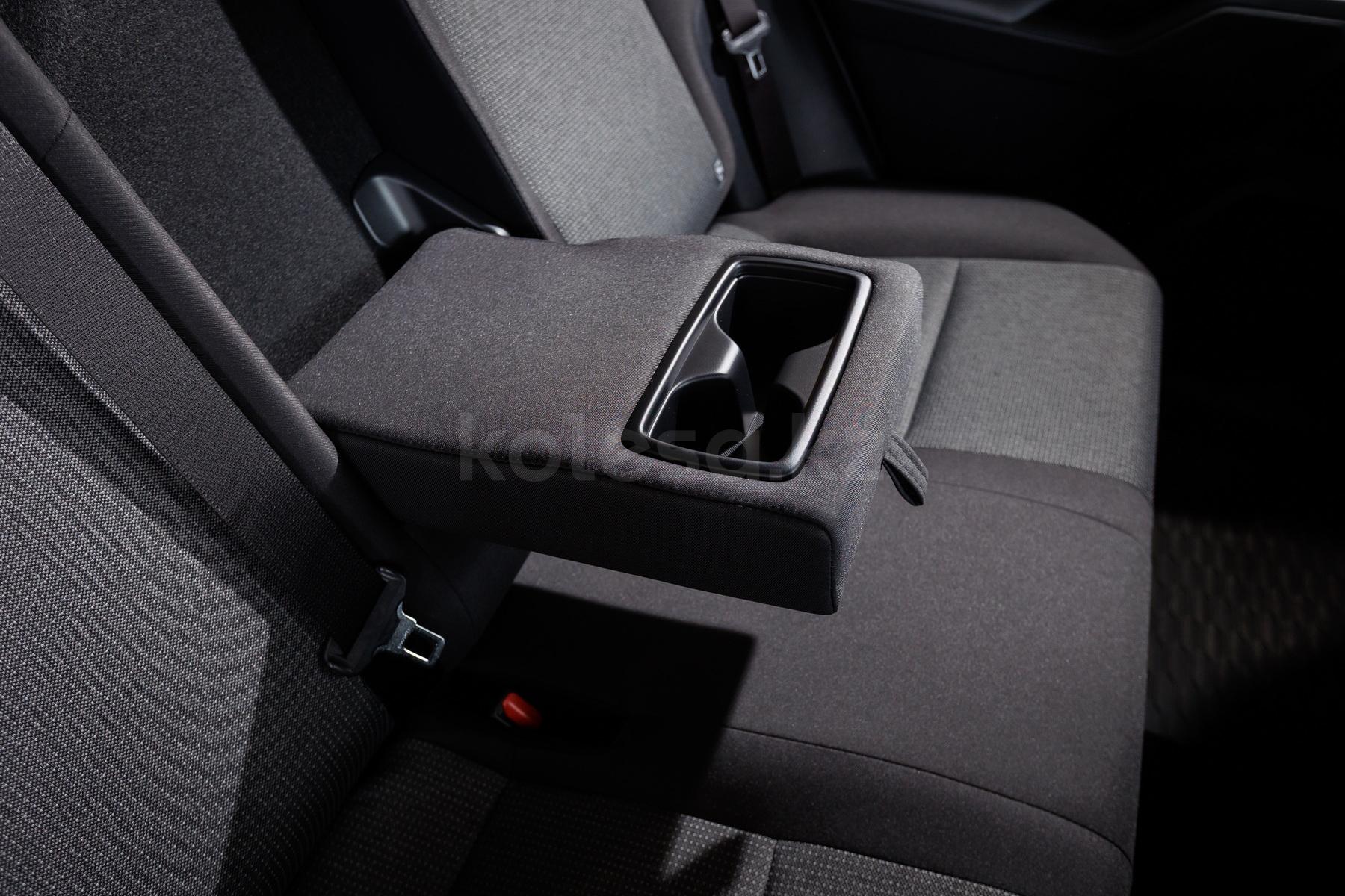 Toyota RAV4 SUV 2025 - н.в. года от 17 900 000 тенге