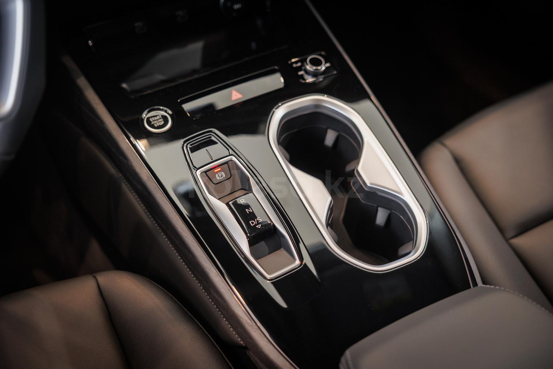 Audi A6 E 2025 - н.в. года от 42 000 000 тенге