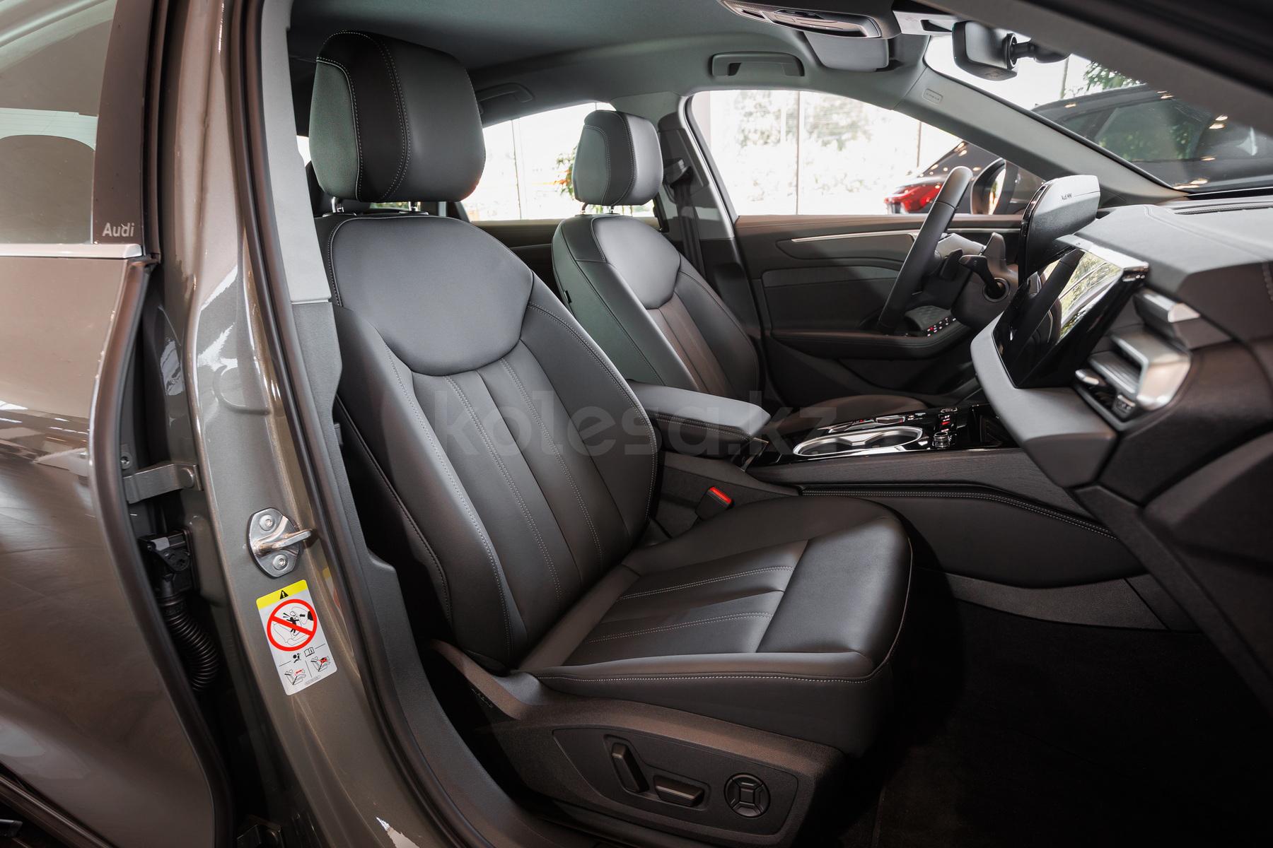 Audi A6 E 2025 - н.в. года от 42 000 000 тенге