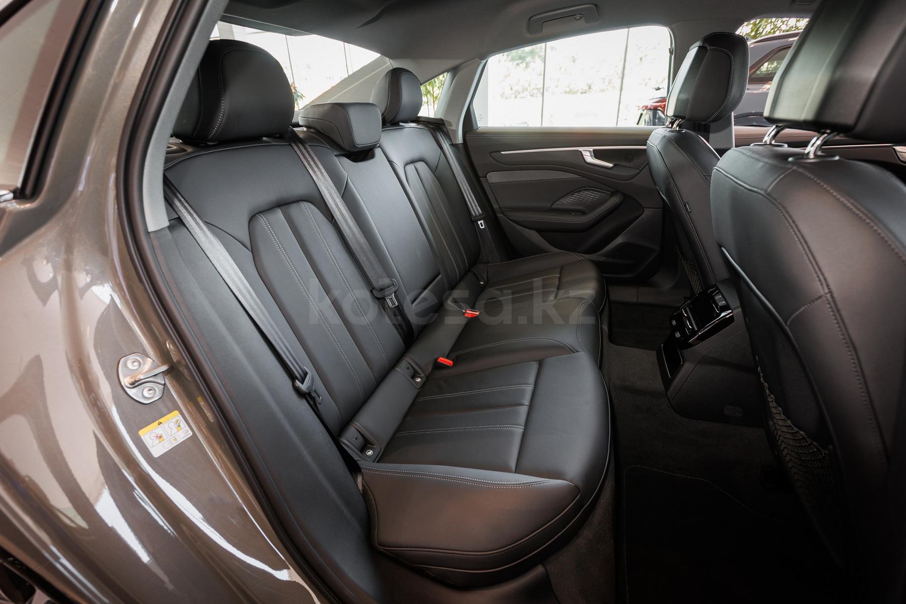 Audi A6 E 2025 - н.в. года от 42 000 000 тенге