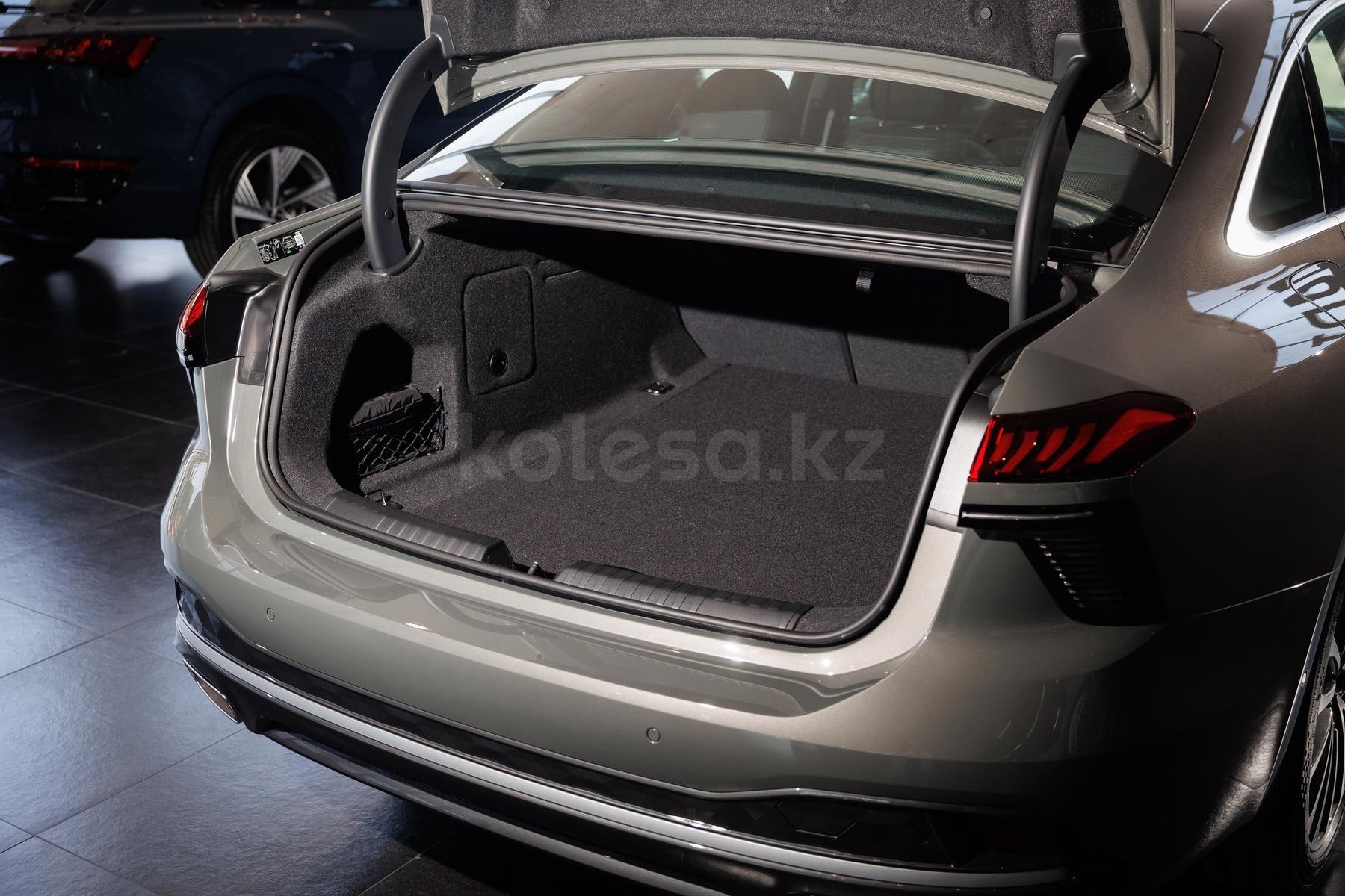 Audi A6 E 2025 - н.в. года от 42 000 000 тенге