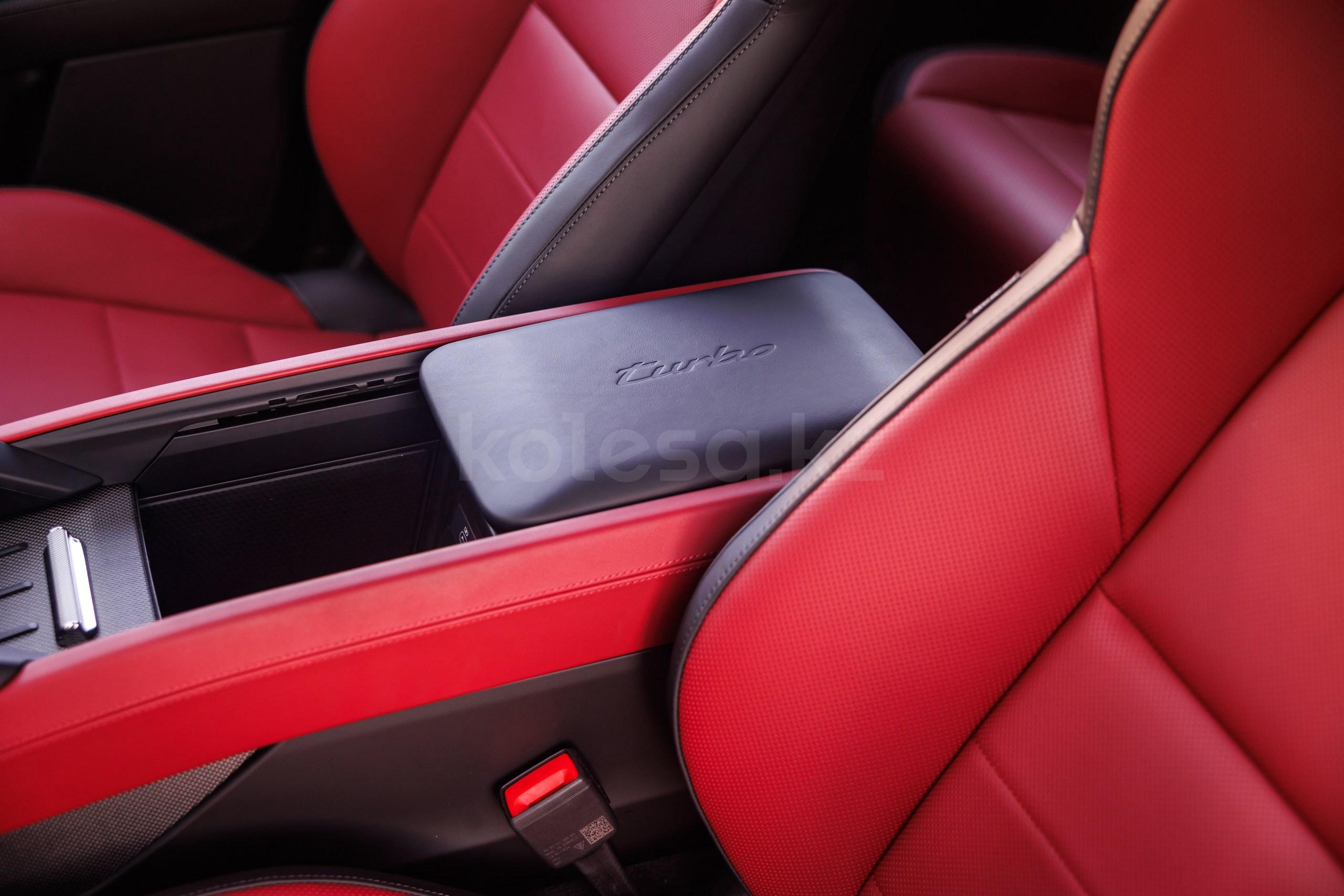 Porsche Cayenne SUV 2025 - н.в. года от 78 800 000 тенге