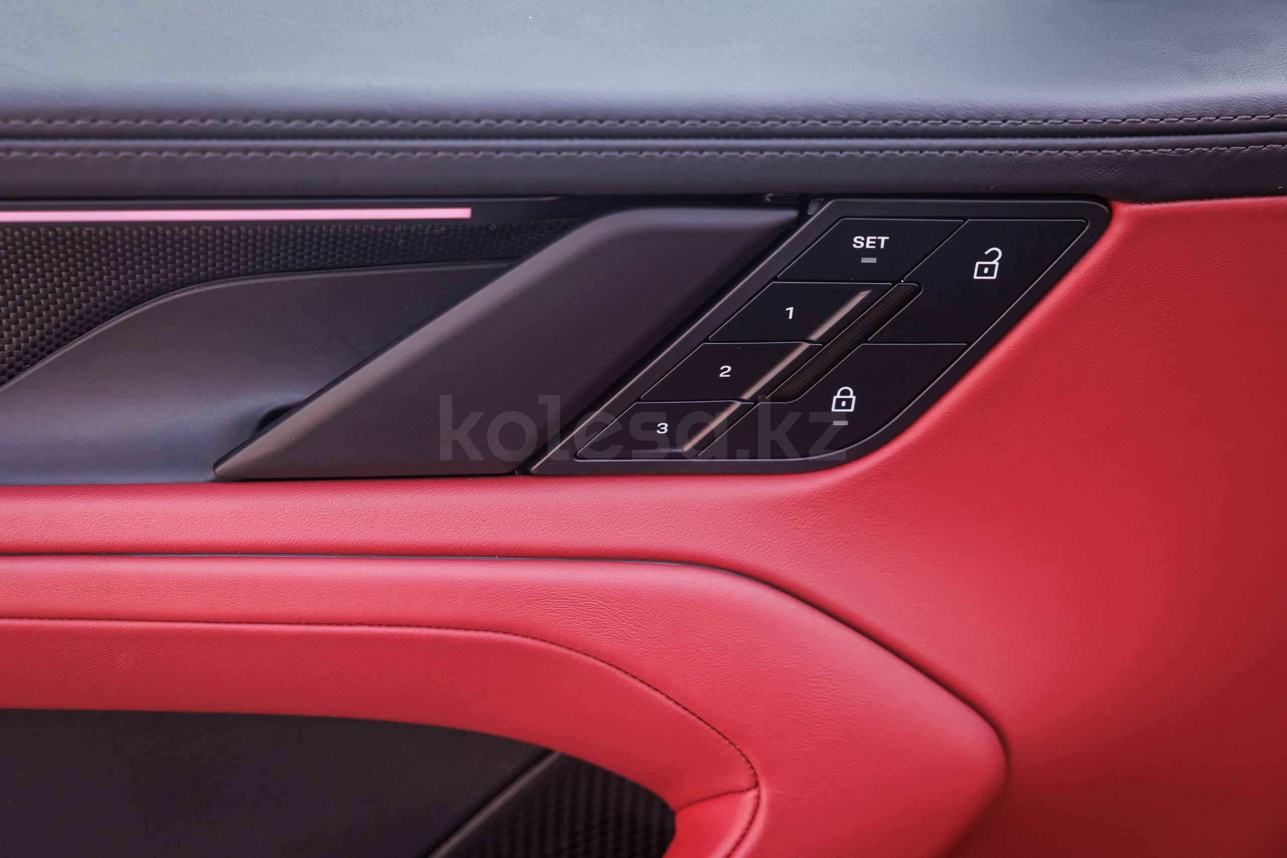 Porsche Cayenne SUV 2025 - н.в. года от 78 800 000 тенге