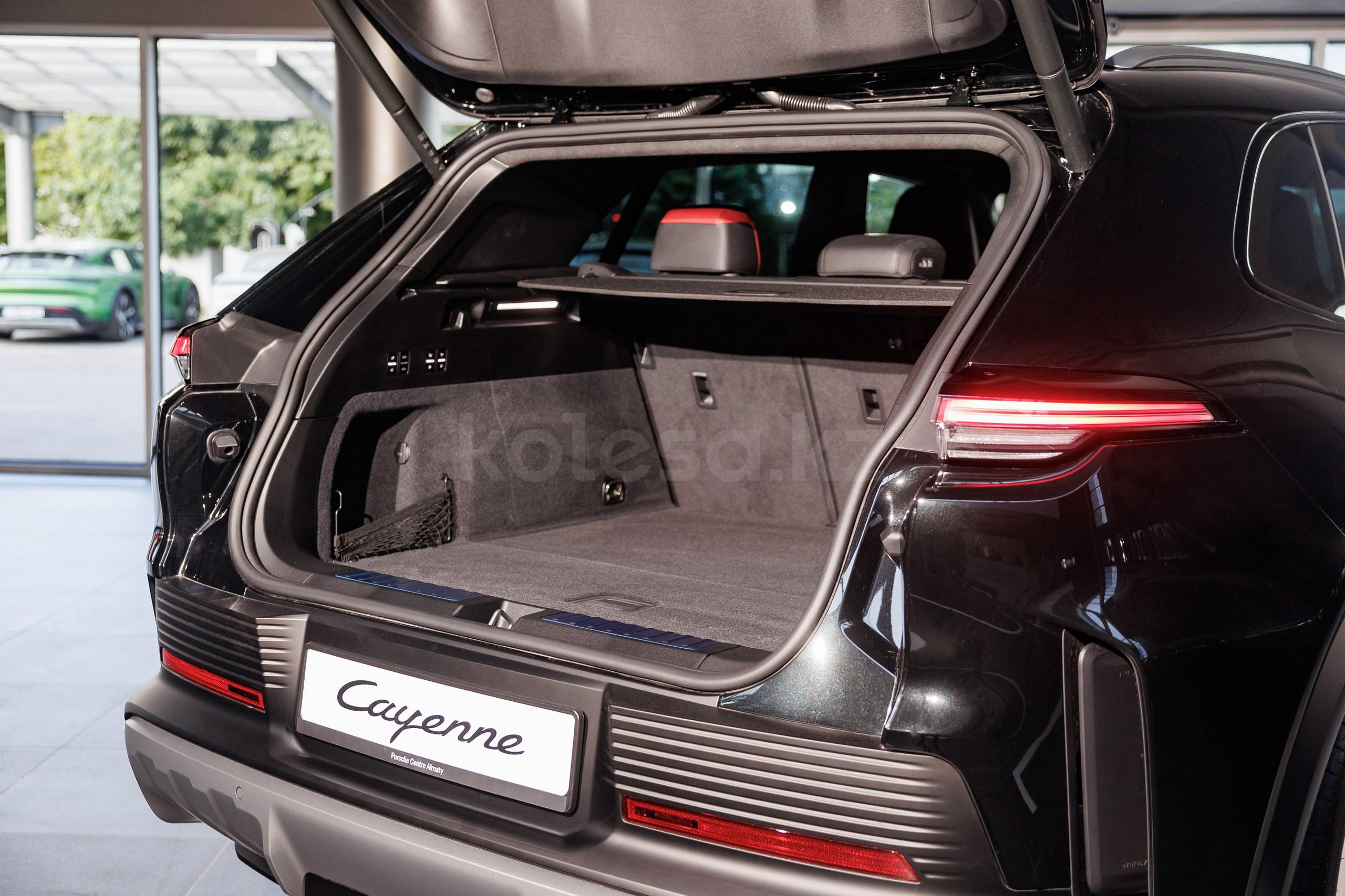 Porsche Cayenne SUV 2025 - н.в. года от 78 800 000 тенге