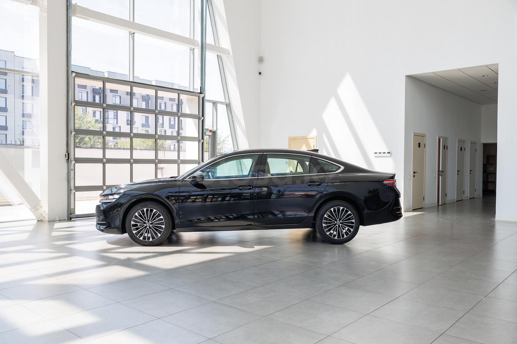 Volkswagen Passat D 2024 - н.в. года от 19 300 000 тенге