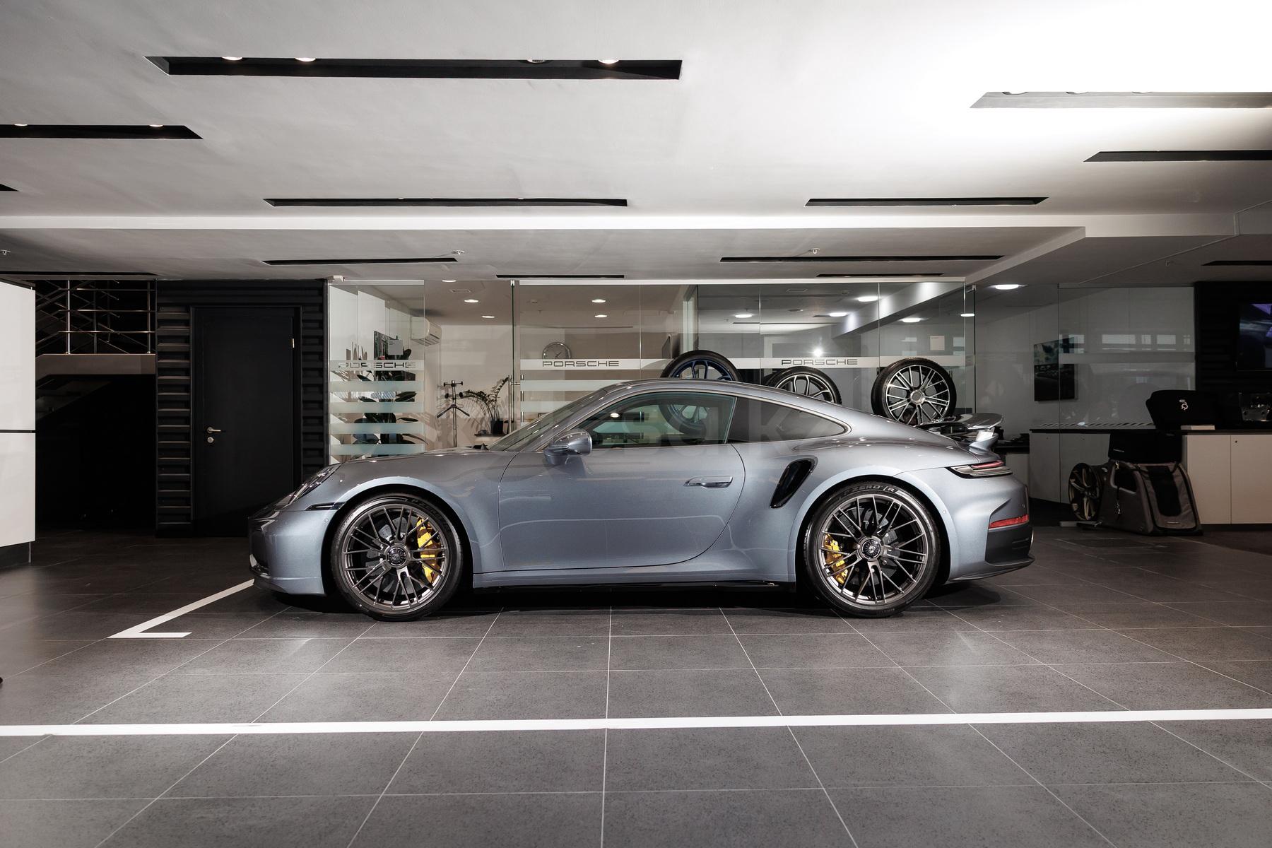Porsche 911 S 2024 - н.в. года от 89 000 000 тенге