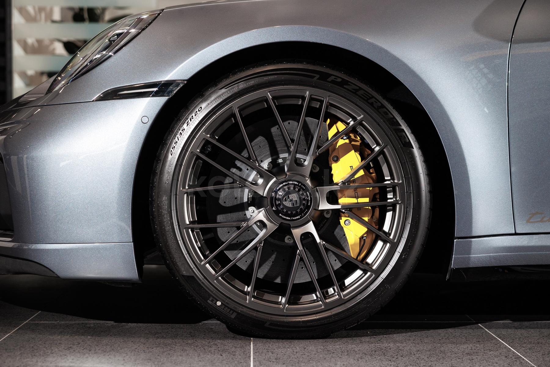 Porsche 911 S 2024 - н.в. года от 89 000 000 тенге