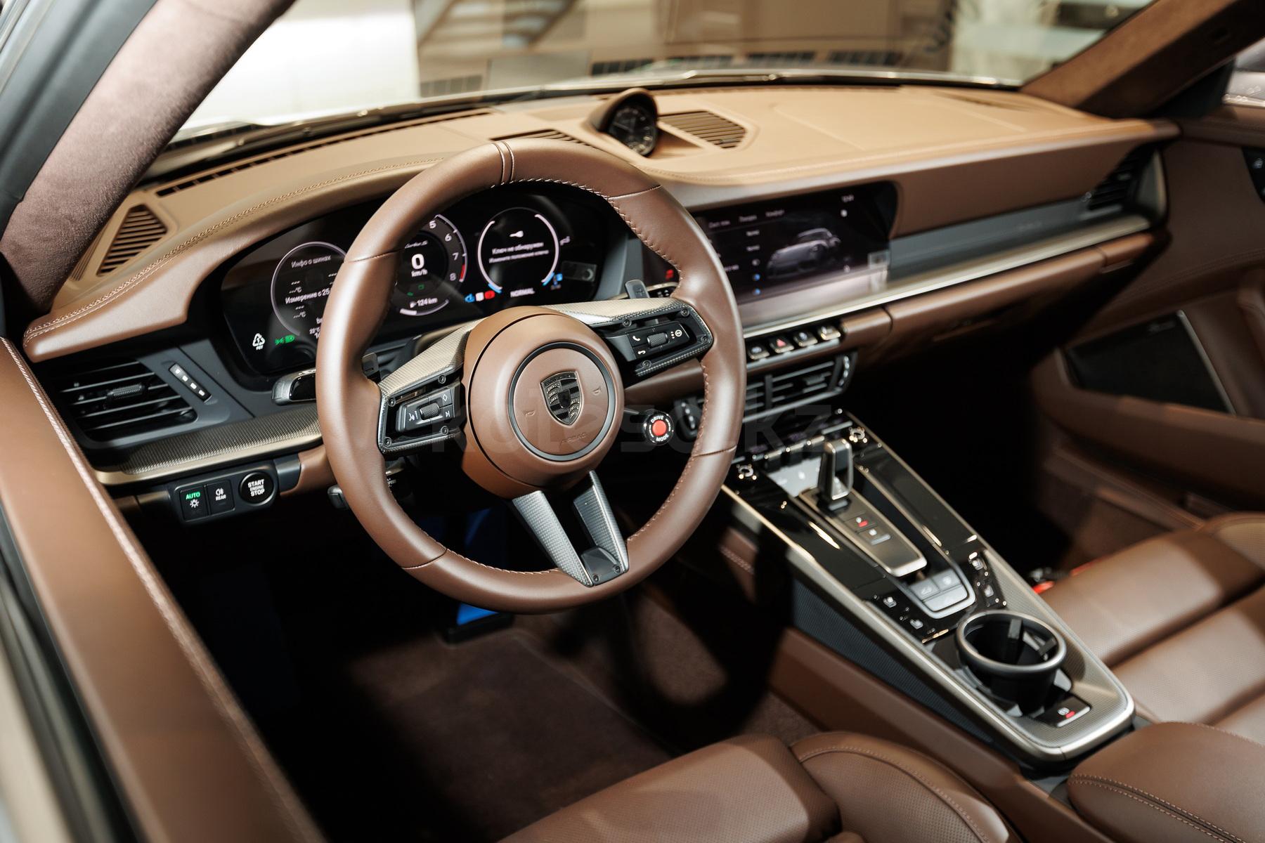 Porsche 911 S 2024 - н.в. года от 89 000 000 тенге