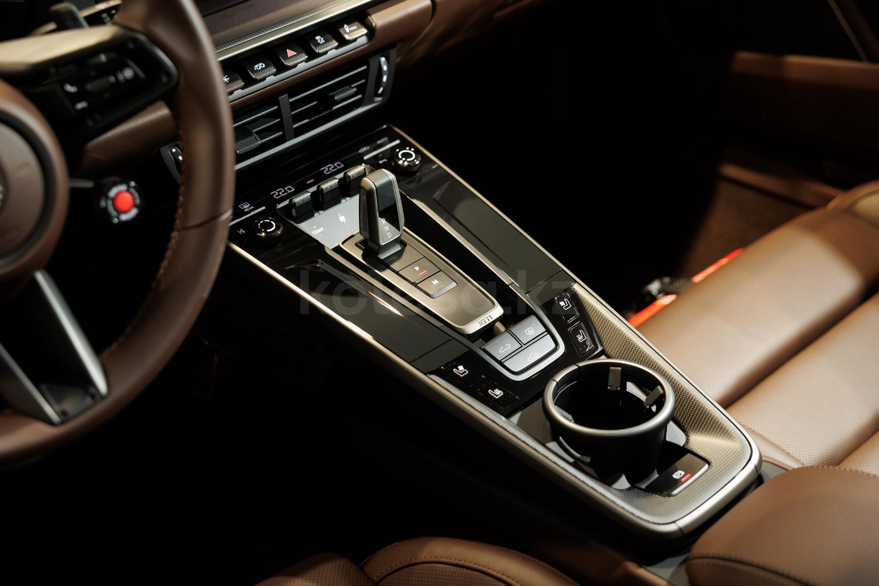 Porsche 911 S 2024 - н.в. года от 89 000 000 тенге