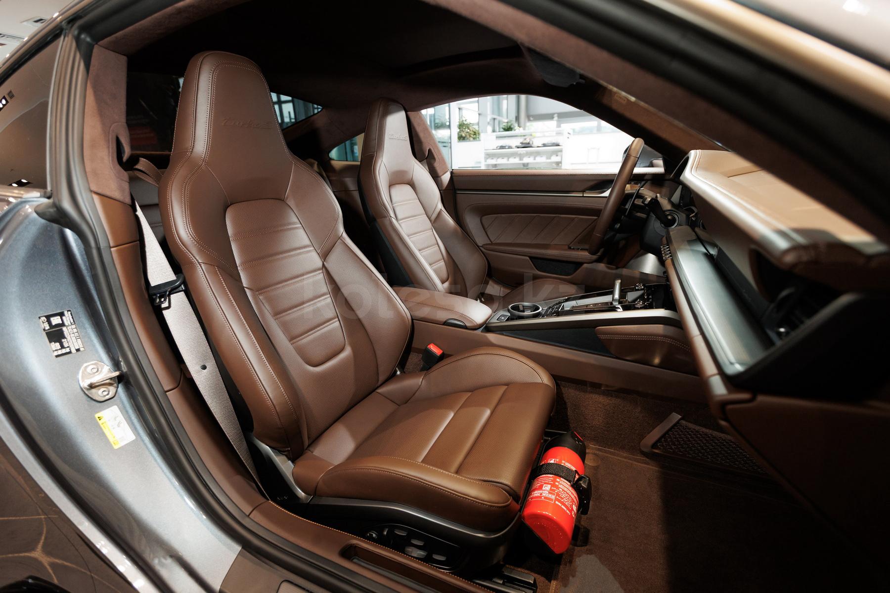 Porsche 911 S 2024 - н.в. года от 89 000 000 тенге