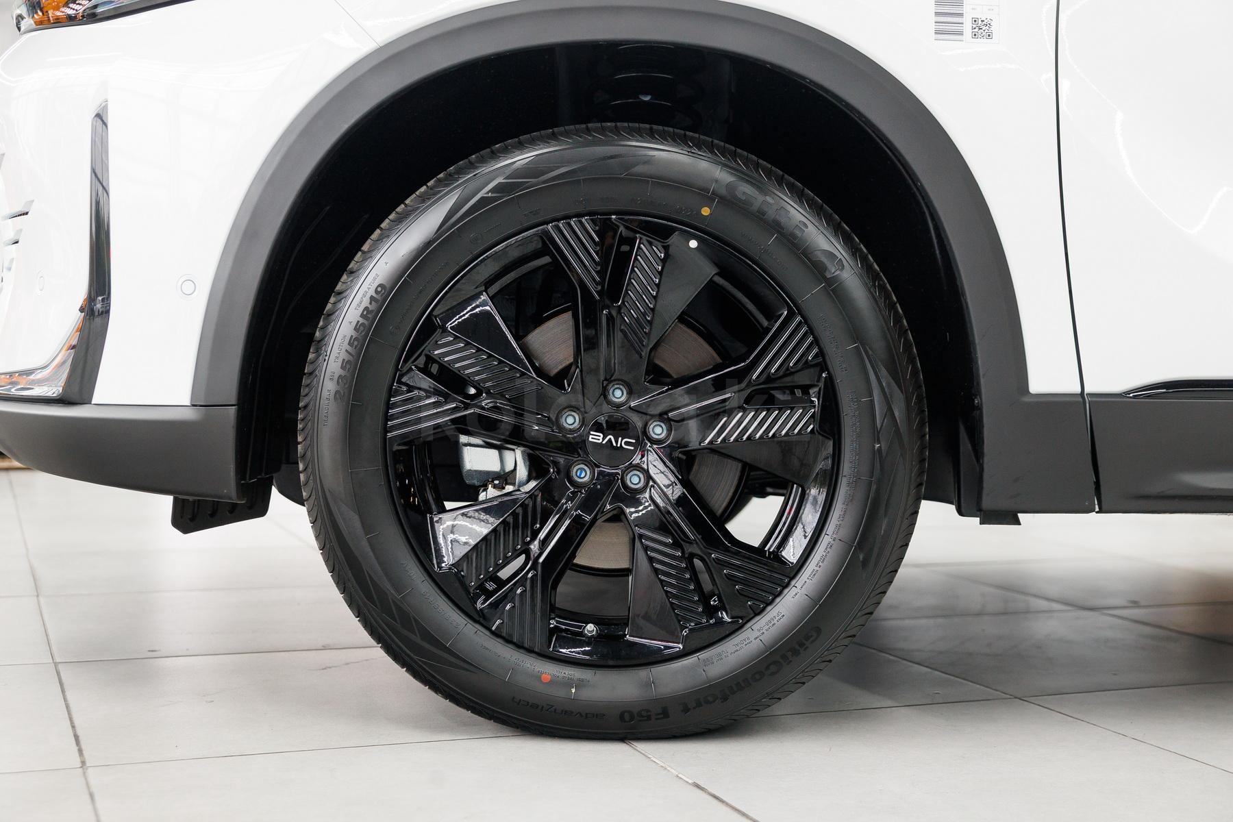 BAIC X7 SUV 2023 - н.в. года от 10 390 000 тенге