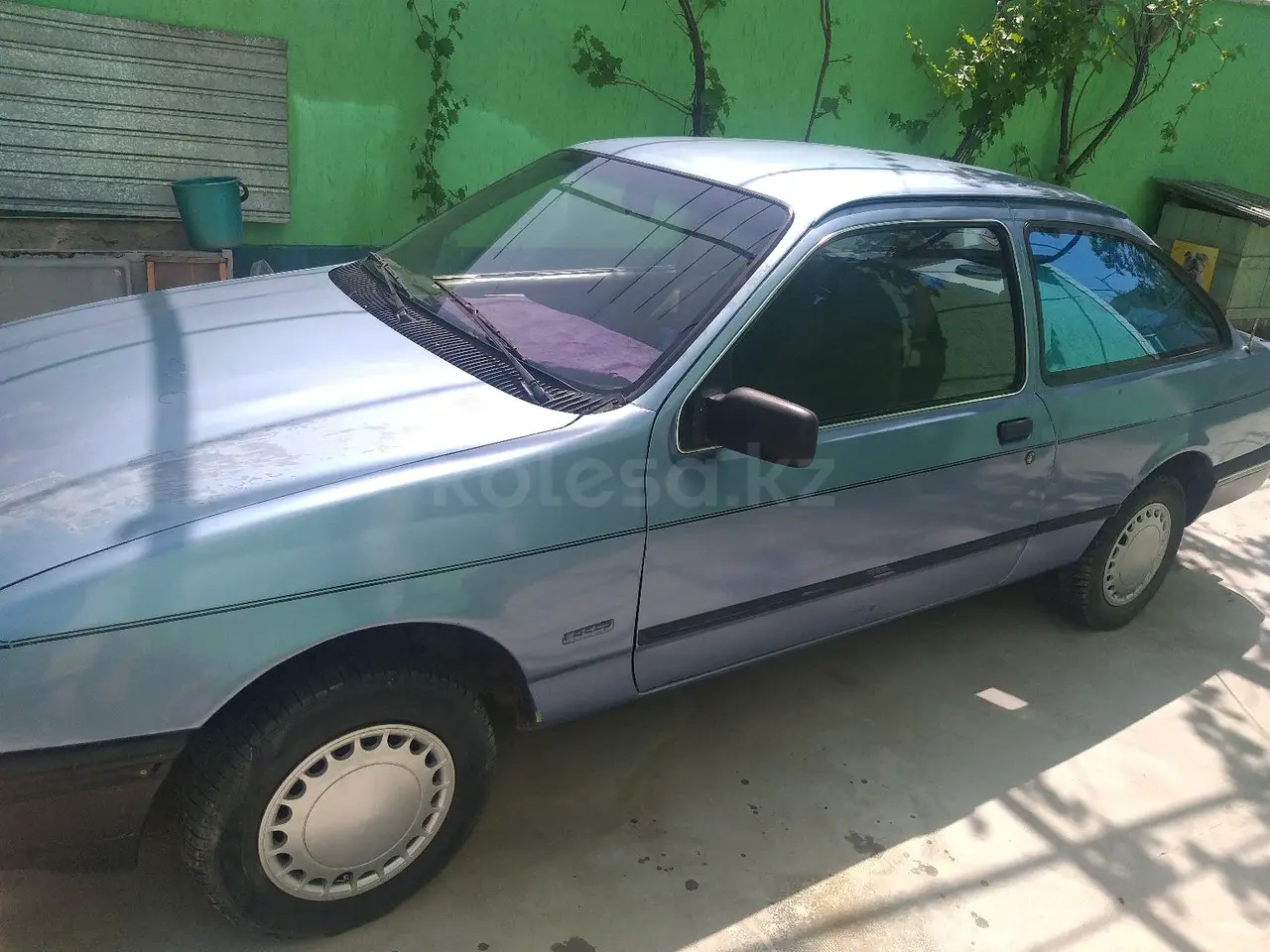 1985 года, КПП Механика, 1.6 л.