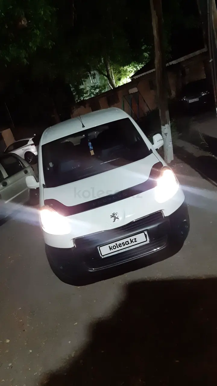 2014 года, КПП Механика, 1.6 л.