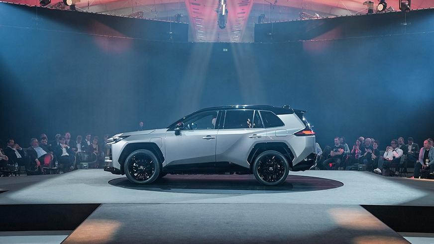 Toyota представила новый RAV4