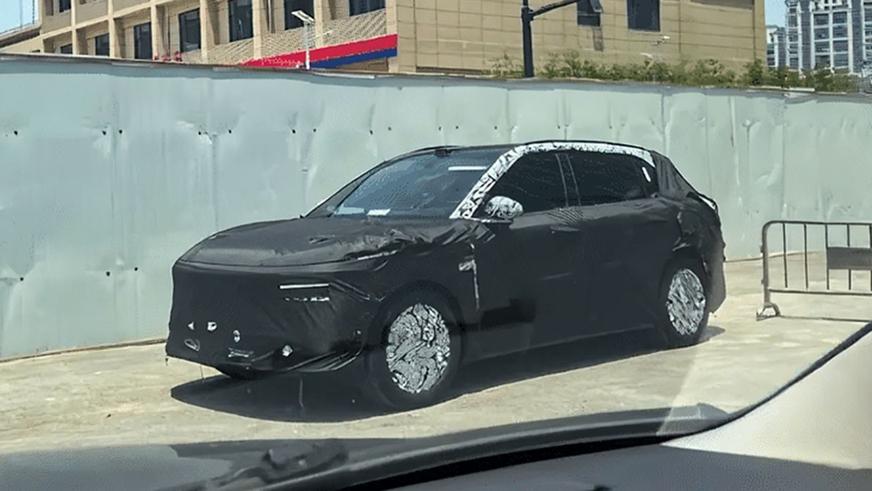 Рассекречен интерьер свежего кроссовера Zeekr