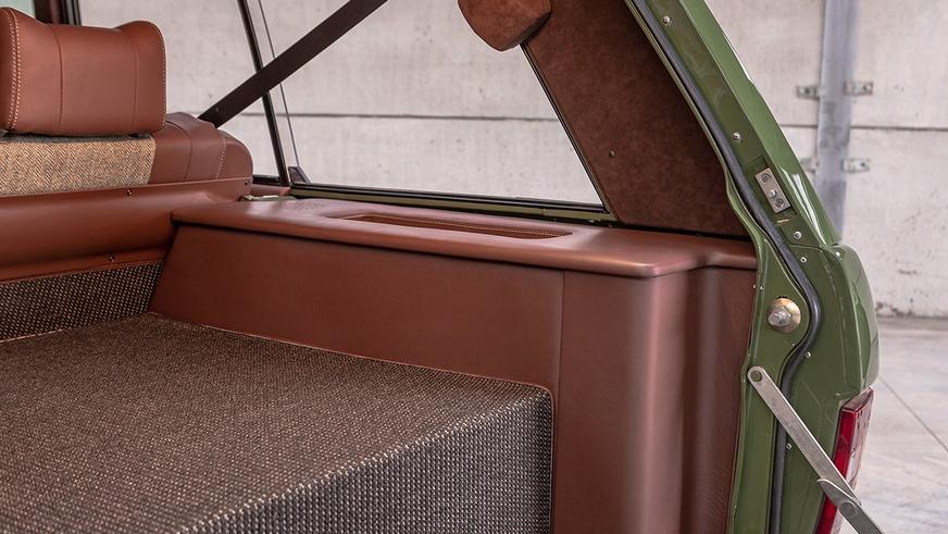 Старый Range Rover превратили в рестомод с мотором от Tesla