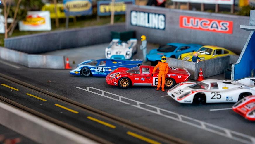 Гоночная трасса внутри Porsche 917