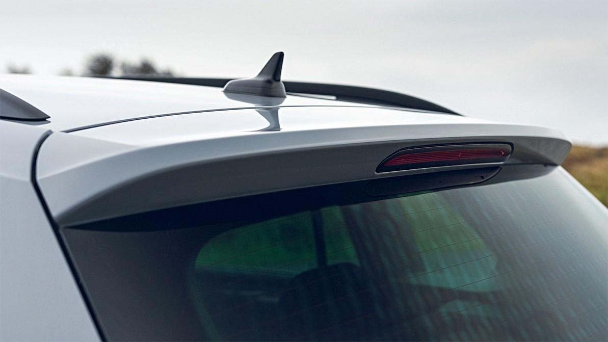 Volkswagen отзывает Tiguan из-за спойлера на багажнике