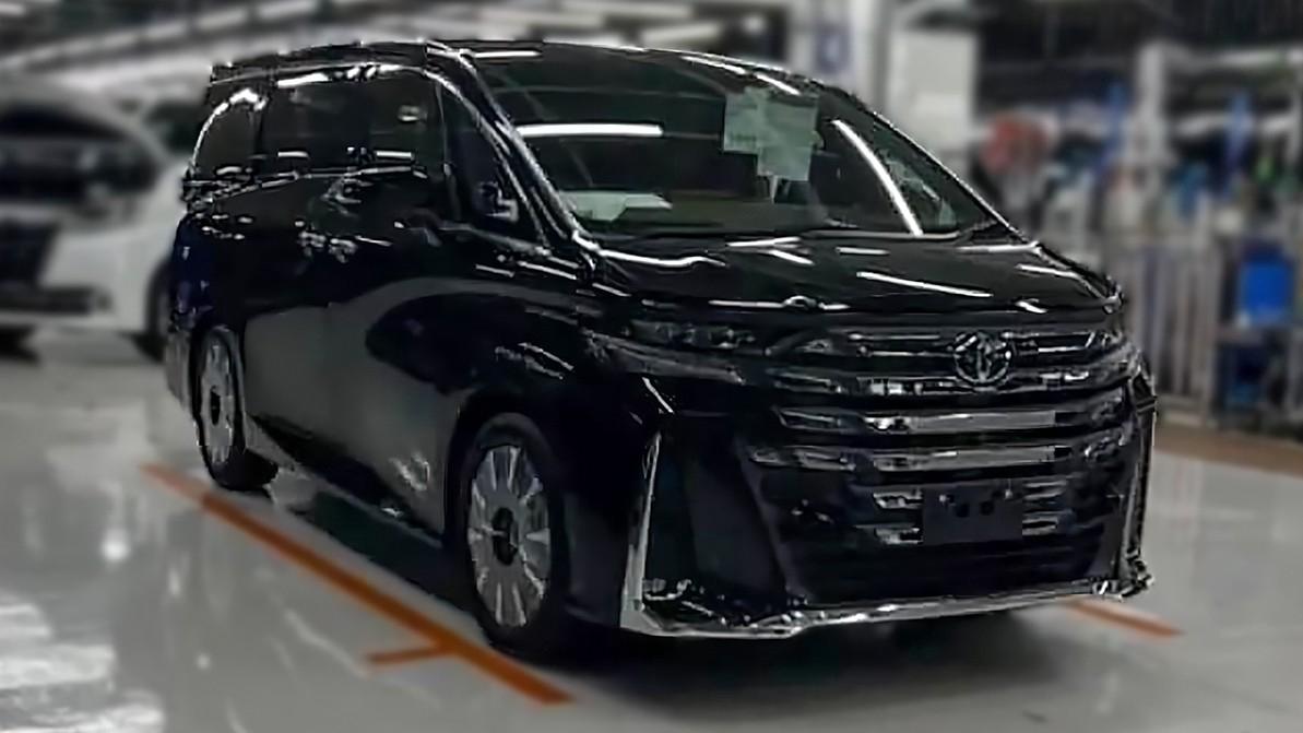 Рассекречена внешность новых Toyota Alphard и Vellfire