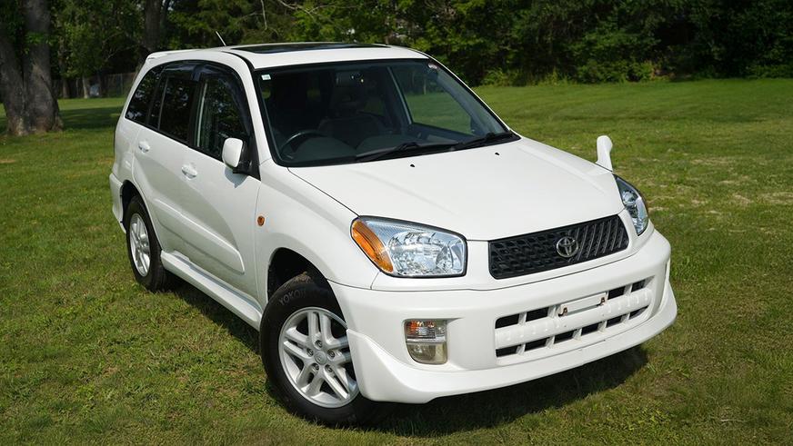 В продаже появился 25-летний Toyota RAV4 почти без пробега