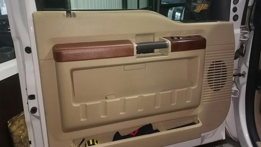 От Ford F-450 до универсала BMW E30: интересные объявления на Kolesa.kz