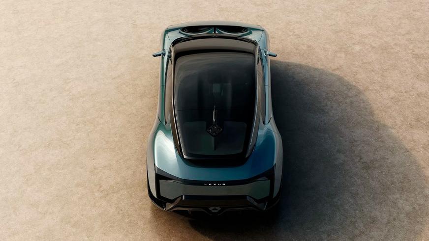 Lexus LS стал роскошным вэном с шестью колёсами