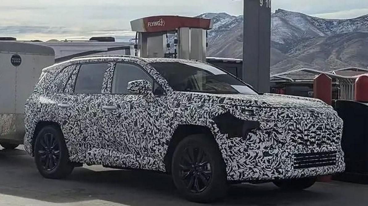 Жаңа буындағы Toyota RAV4 сынақтан өтіп жатыр