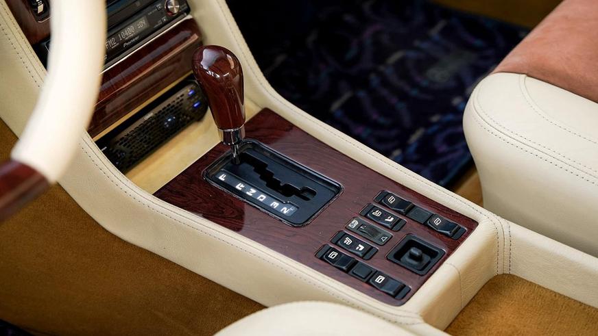 Mercedes-Benz С126 продают за 60 млн тенге на Kolesa.kz