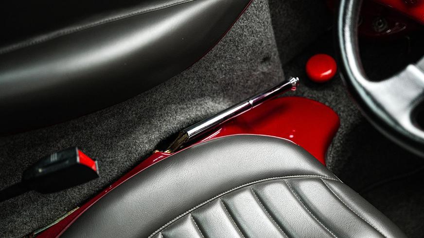 Крохотный и очень редкий электрокар ушёл с молотка