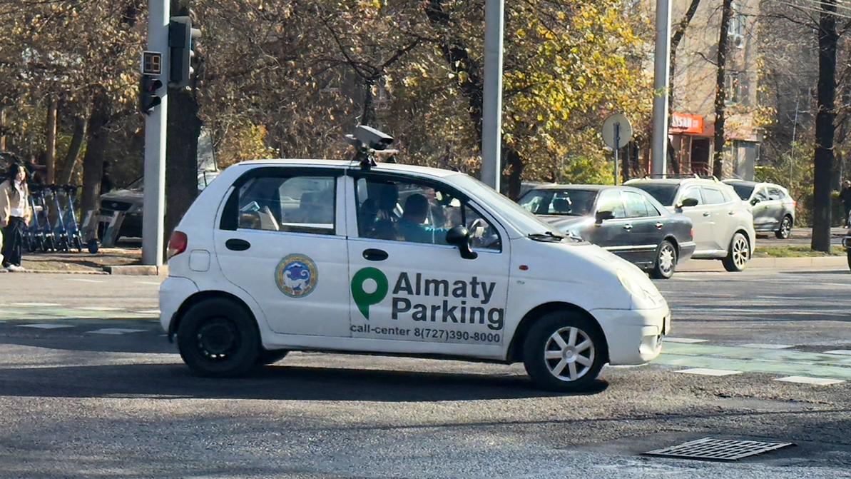 Алматыда тұрақ ақысын төлемейтіндер көп