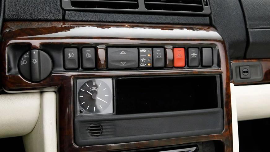 С молотка пустят Range Rover, похожий на Golf Cabriolet