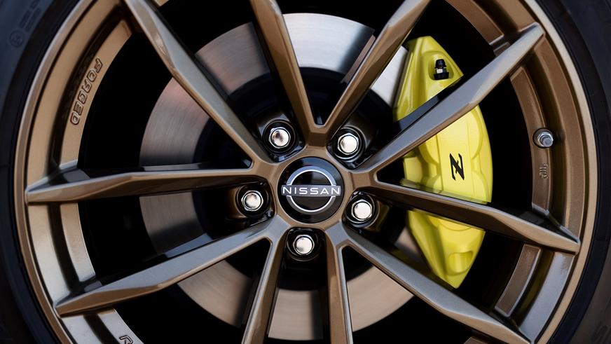 Новый Nissan Z: 400 сил и механика
