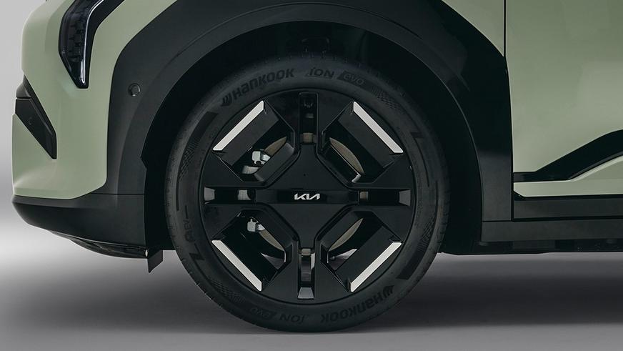 Kia показала недорогой батарейный паркетник EV3