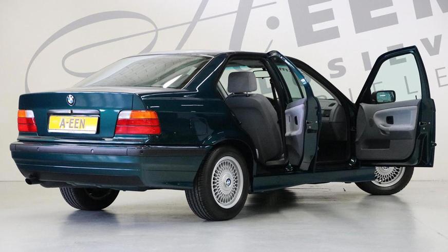Новый BMW 320i (E36) нашли в автосалоне. Его оценили в 51 500 евро
