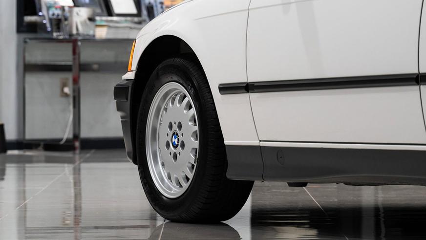 В США нашли почти новую BMW 325i в кузове E36 В США нашли почти новую BMW 325i в кузове E36