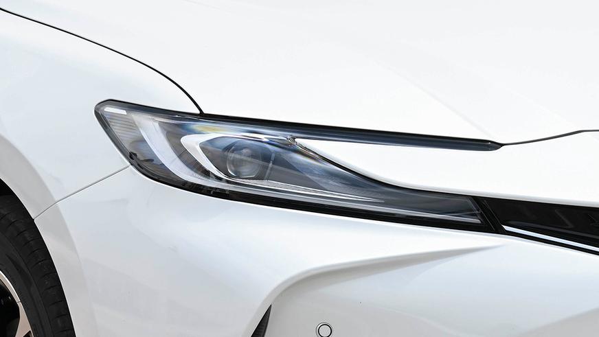 В Китае обновили Toyota Camry. Она стоит от 9 млн тенге