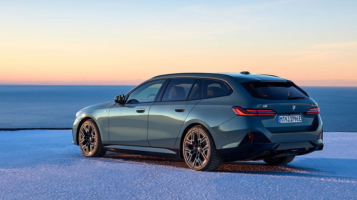BMW жаңа 5-сериялы универсалды таныстырды