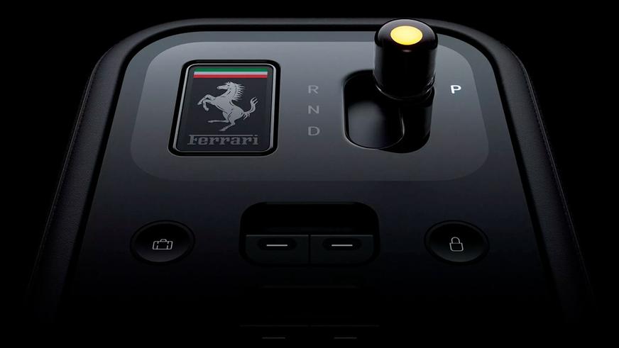 Раскрыты детали интерьера первого электрического Ferrari