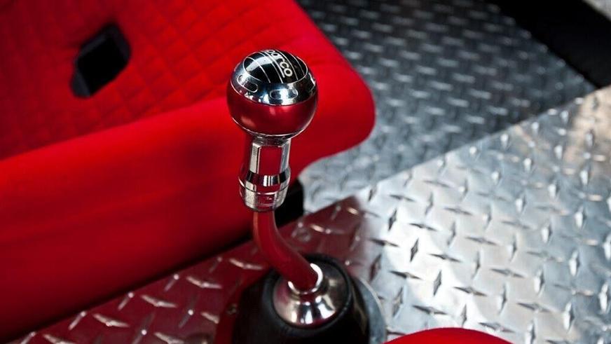 В Канаде продают хардкорный спорткар, сделанный из старого Mini