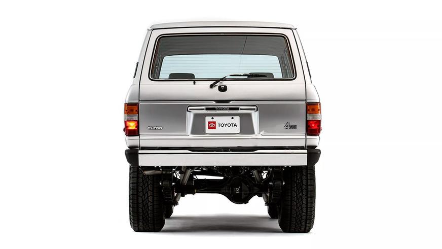 Toyota показала старый Land Cruiser с мотором от трёхсотки