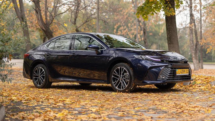 Toyota Camry 80 HEV: официальная и… гибридная?