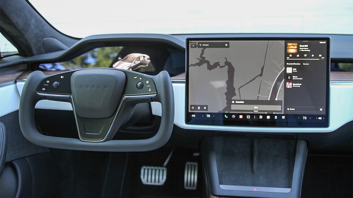 Штурвал в Tesla Model S: первый живой опыт