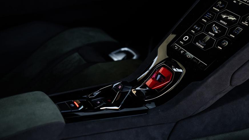 Самый внедорожный Lamborghini Huracan оказался самым медленным