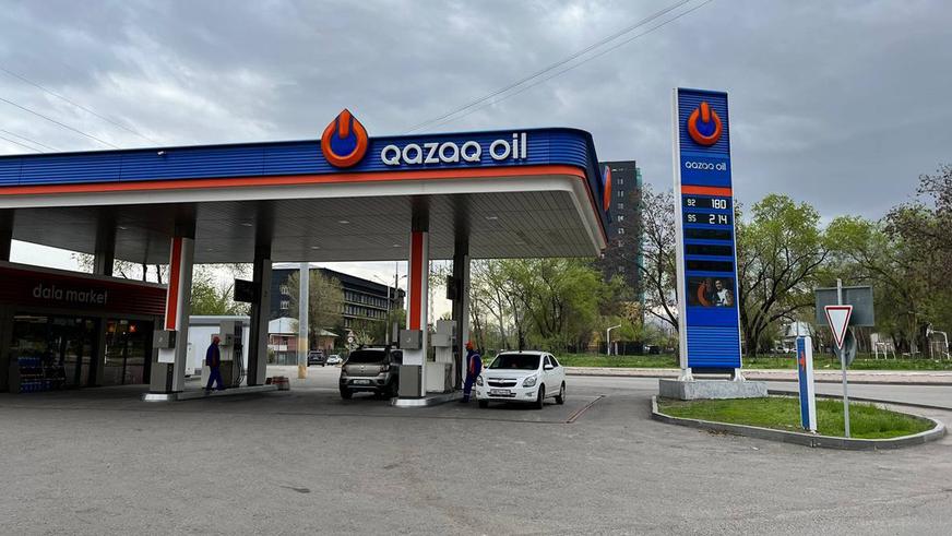 Заправки в Казахстане поднимают цены на топливо. Правда, пока не все
