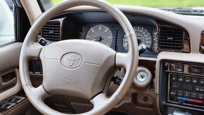 Почти новый Land Cruiser 80 оценили дороже 130 000 долларов